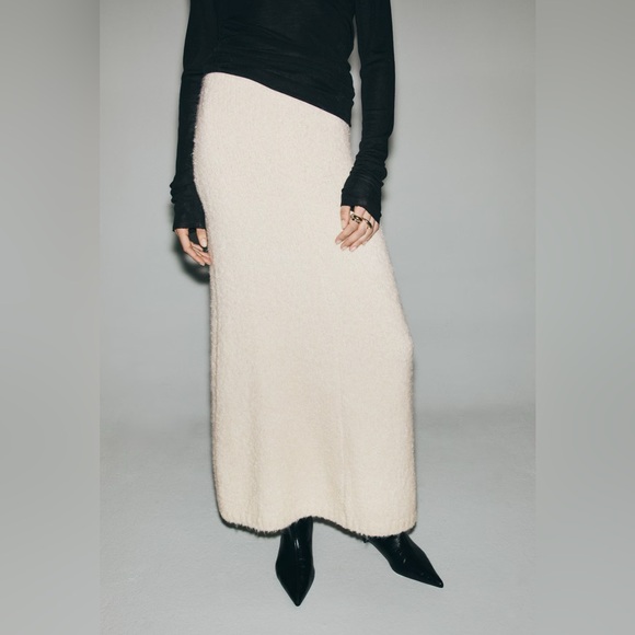 H&M Boucle A-Line Knit Skirt Size S NWT - Picture 2 of 5